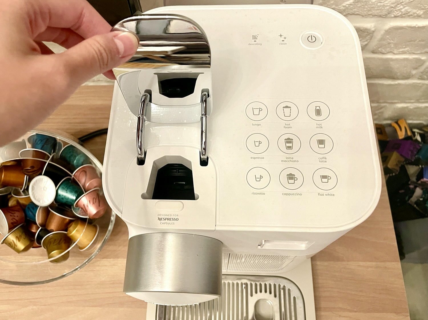 Nespresso 質感白膠囊咖啡機，30秒就能在家享受極致的咖啡體驗