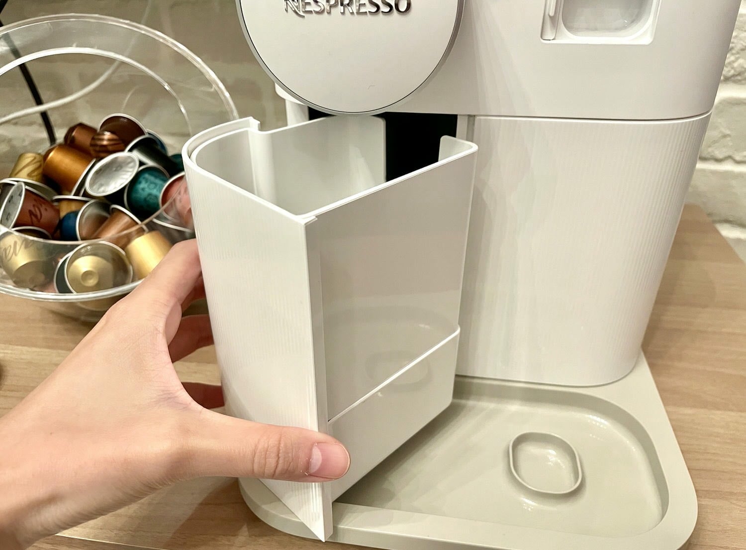 Nespresso 質感白膠囊咖啡機，30秒就能在家享受極致的咖啡體驗