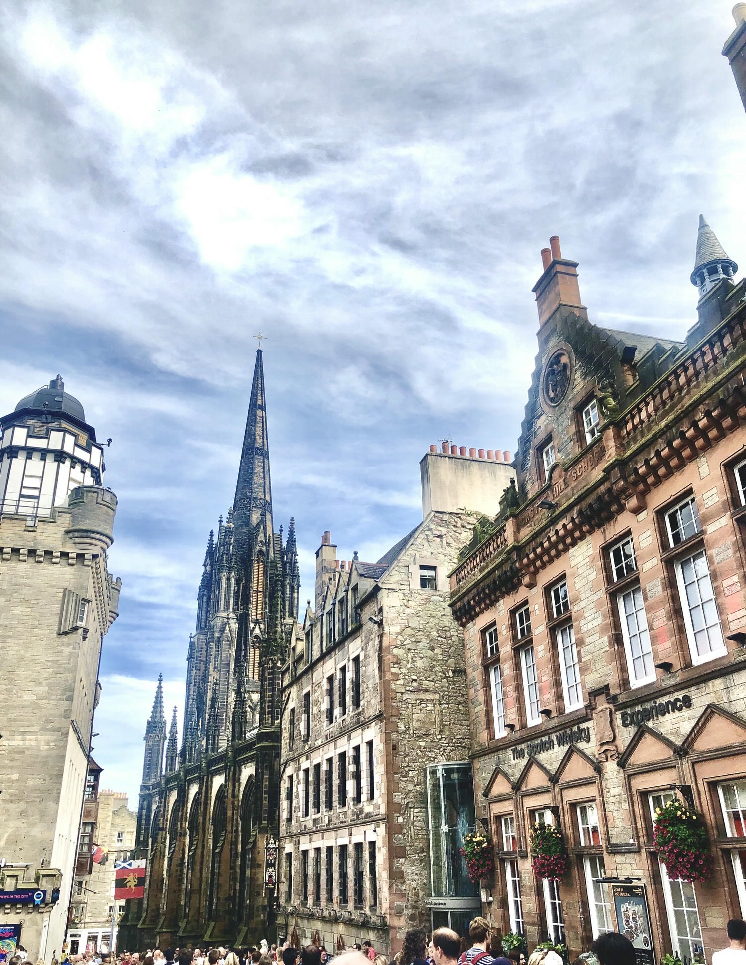 2025英國愛丁堡舊城區旅遊景點,漫步在鬼魅傳說與中古建築物的街道。 - 第1張圖