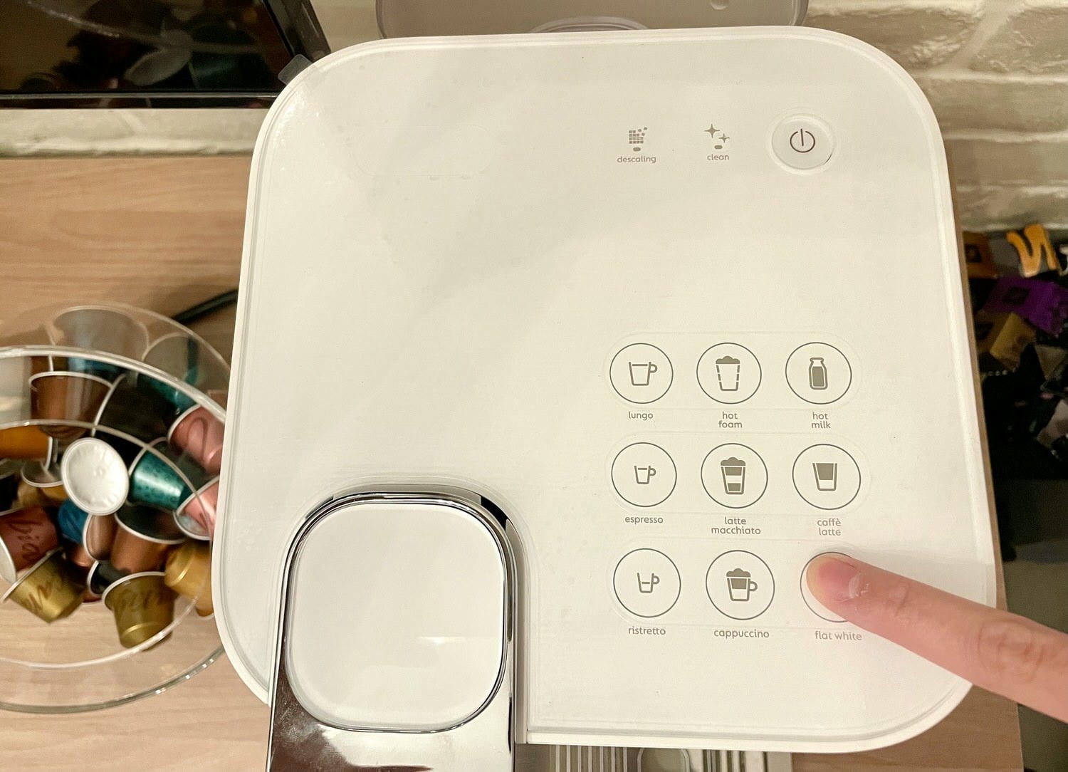 Nespresso 質感白膠囊咖啡機，30秒就能在家享受極致的咖啡體驗