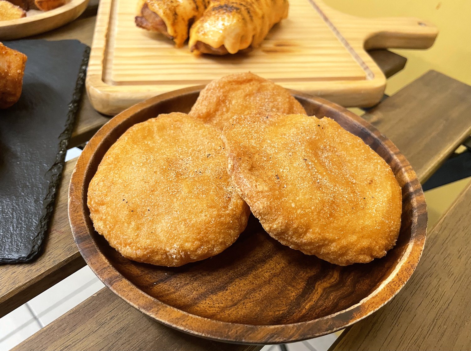 新北美食|三重宵夜「1987轉雞炸物三重店」必吃明太子唐揚雞與Q米甜甜圈。 - 第11張圖
