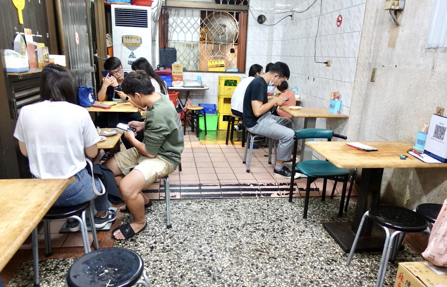 台南美食|在地人推薦必吃的宵夜熱炒美食「老泰羊肉店」,無羊騷味的平價銅板美食。 - 第4張圖