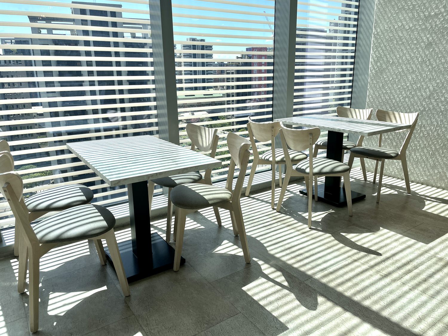 新北美食|新莊宏匯廣場8F輕食推薦「魚骨頭CAFE」,推薦澳客套餐及圓頂秀格拉蛋糕。 - 第7張圖