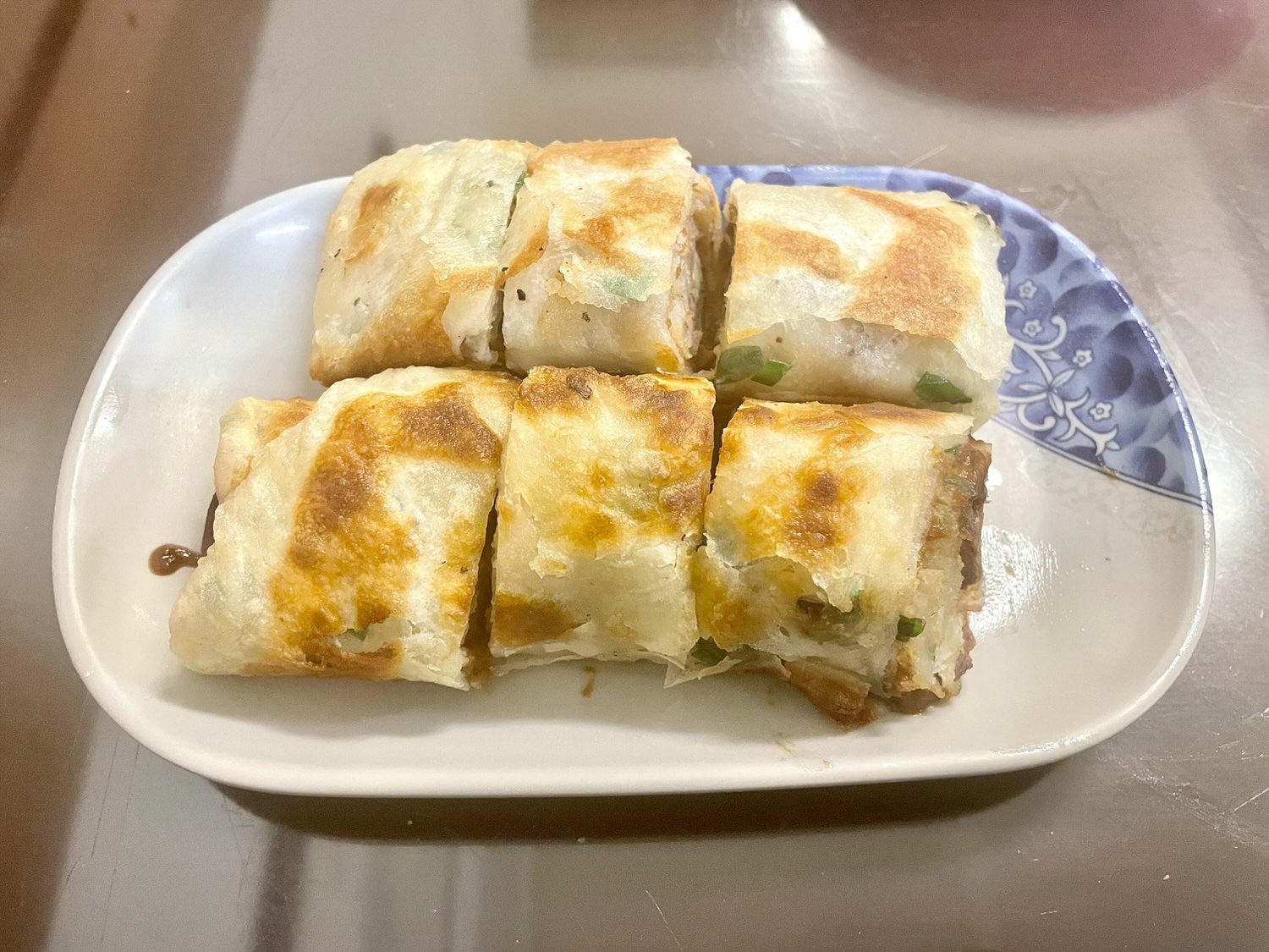 台北美食|捷運中山站巷弄人氣小吃店「川畝園麵食館」,必點牛肉捲餅跟蒸餃。 - 第10張圖
