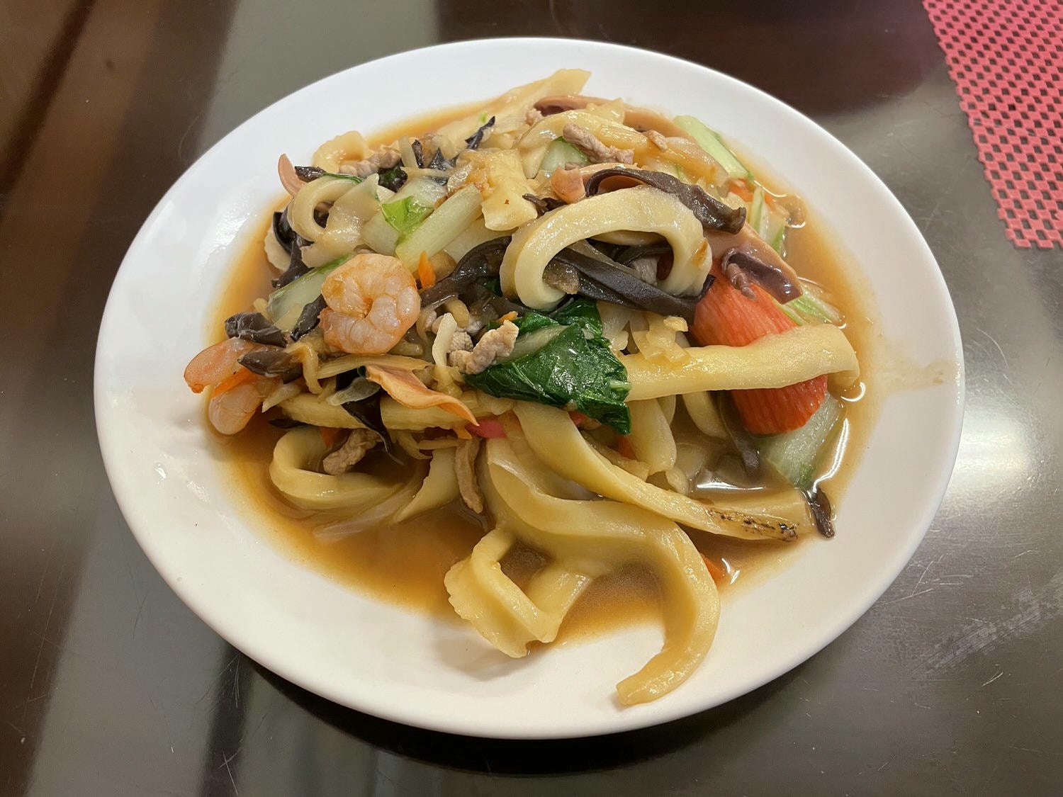 台北美食|捷運中山站巷弄人氣小吃店「川畝園麵食館」,必點牛肉捲餅跟蒸餃。 - 第7張圖