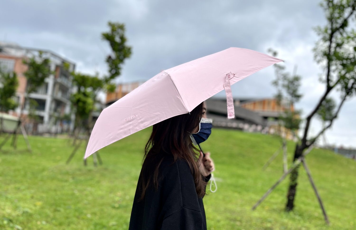 YOREH悠若「簡約三折晴雨傘 」開箱,晴天雨天都能使用的質感小傘。 - 第11張圖