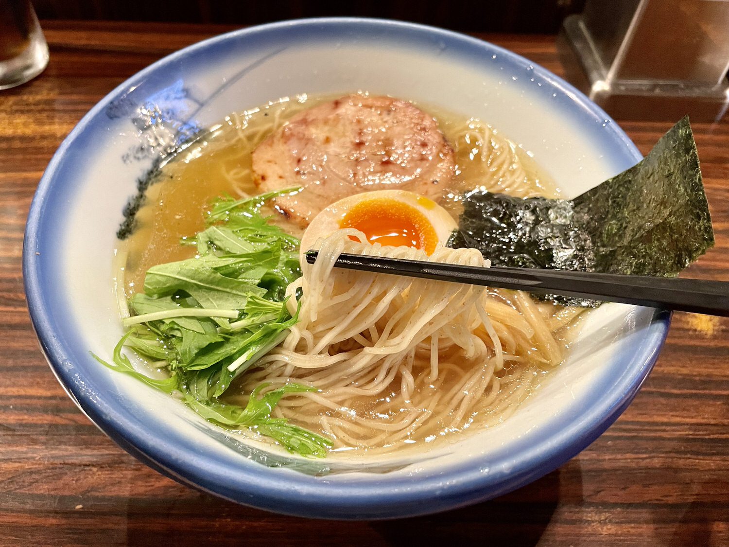 東京旅遊必吃清爽派拉麵「阿夫利拉麵」獨創雞湯底柚子鹽味拉麵。 - 第12張圖