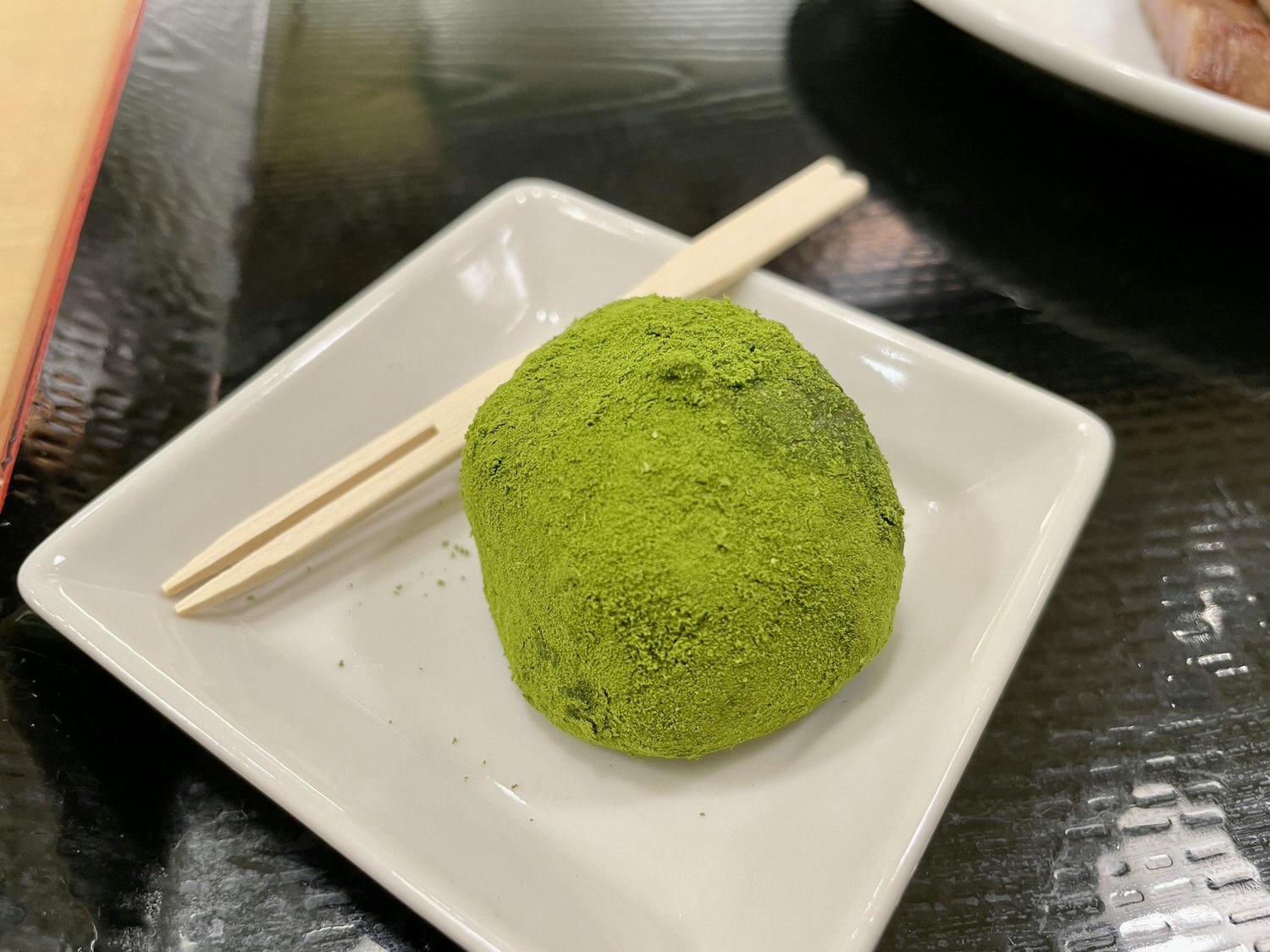 東京新宿Lumine est人氣美食推薦「利久牛舌新宿店」炭燒牛舌定食。 - 第12張圖