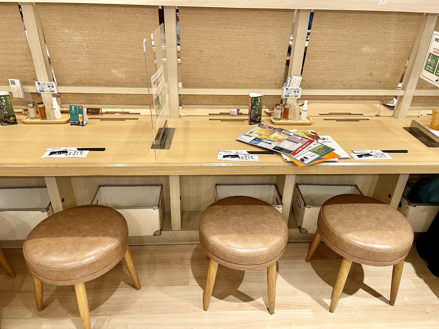 東京新宿Lumine est人氣美食推薦「利久牛舌新宿店」炭燒牛舌定食。 - 第1張圖