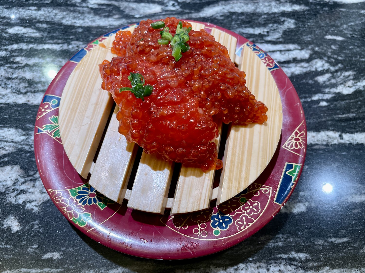 東京銀座必吃排隊美食「根室花丸迴轉壽司」抽號碼牌等三小時! - 第7張圖 根式花丸迴轉壽司