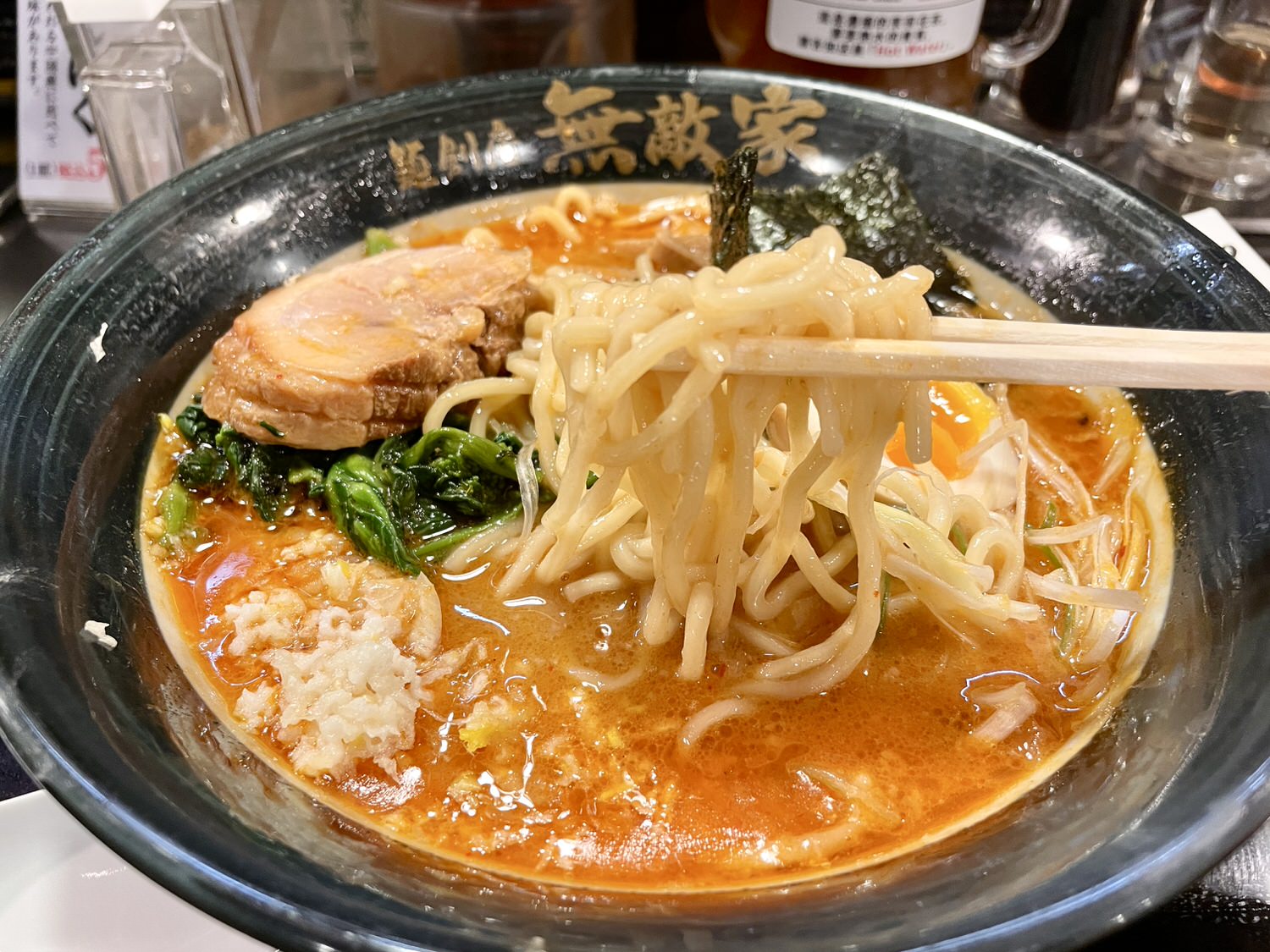 東京池袋人氣排隊美食「麵創房無敵家拉麵」,必吃濃郁系拉麵推薦! - 第16張圖