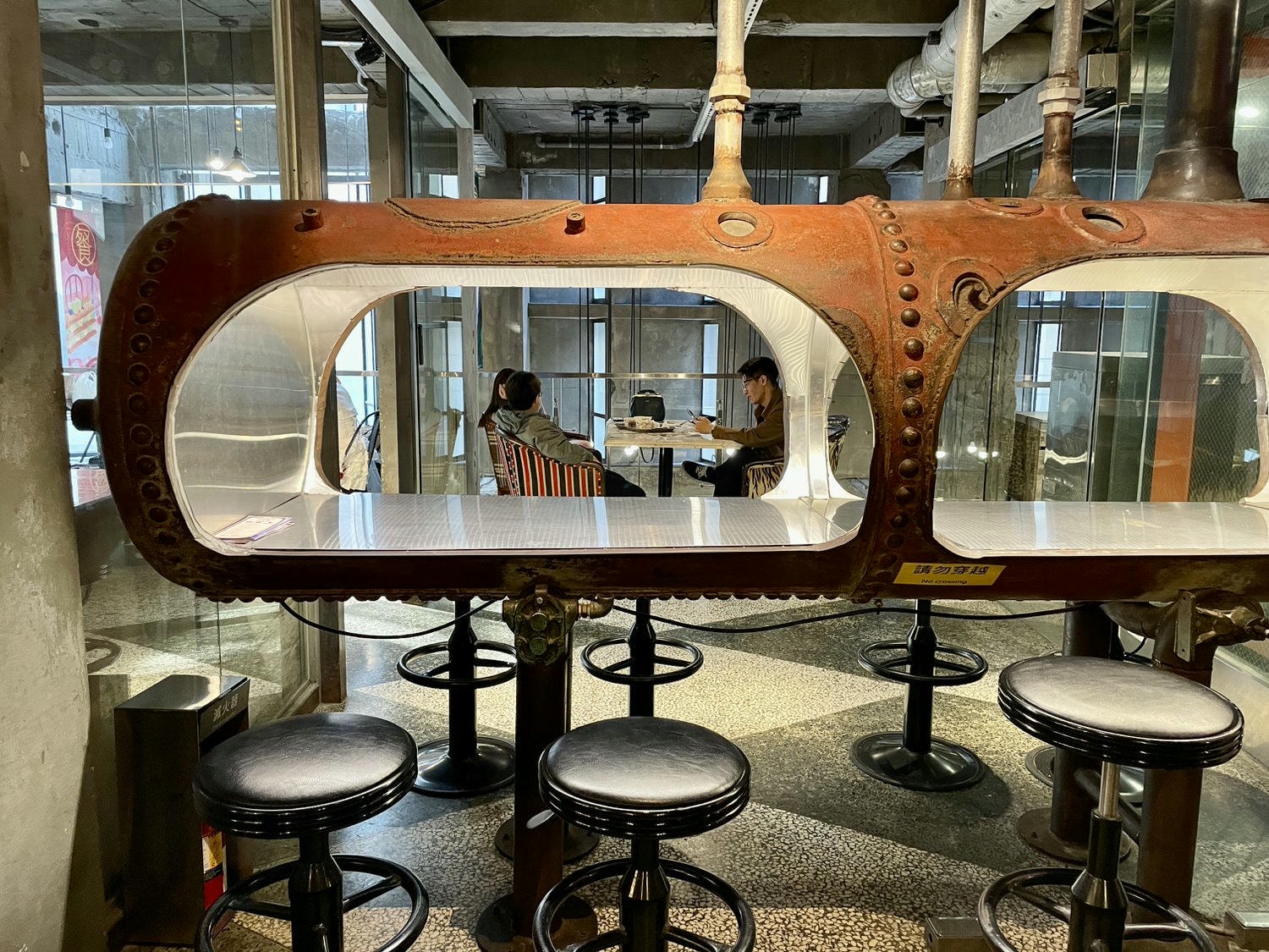 台中美食|宮原眼科可內用的新分店「第四信用合作社」銀行改建人氣排隊冰店。 - 第11張圖