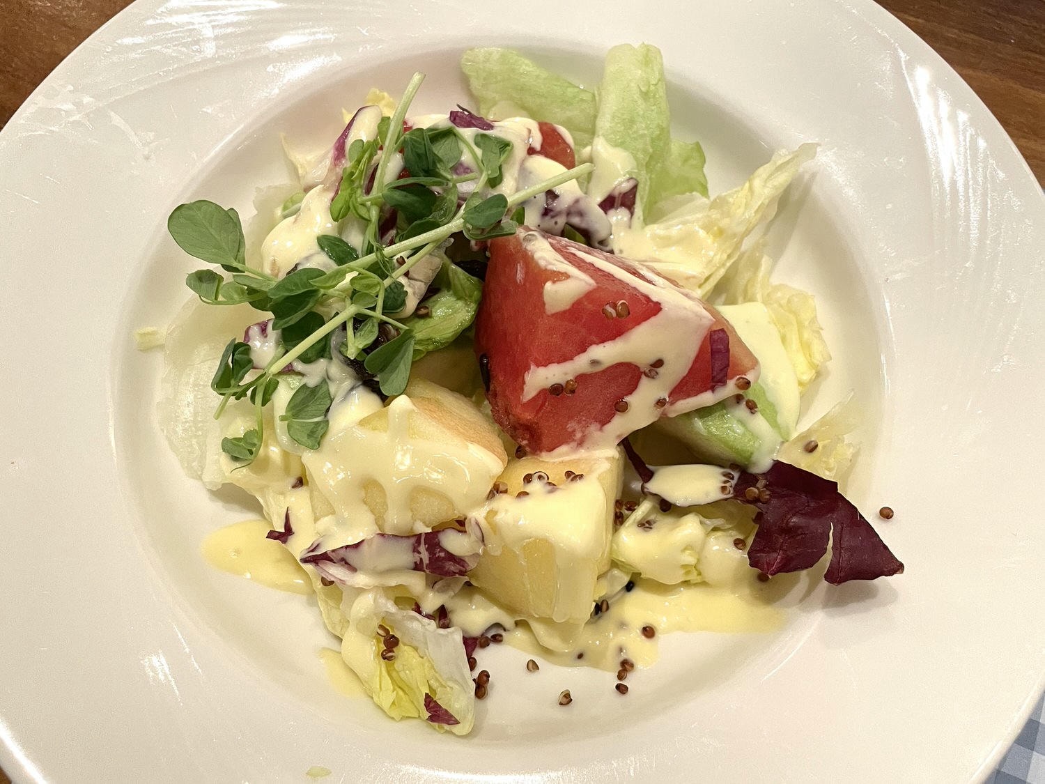 新北美食|新店美味平價的義式咖啡聽「里拉六街」氣派歐式裝潢,附完整菜單。 - 第17張圖 里拉六街|水果優格沙拉