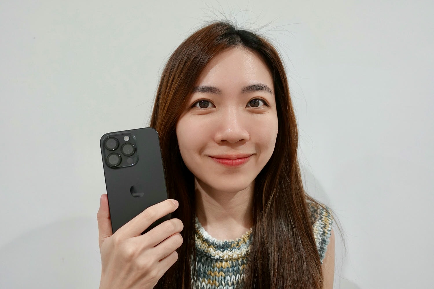 手機配件|MOZTECH 墨子科技 iPhone15 系列防窺保護貼、藍寶石鏡頭貼特色與使用評價! - 第10張圖 Moztech 藍寶石鏡頭保護貼