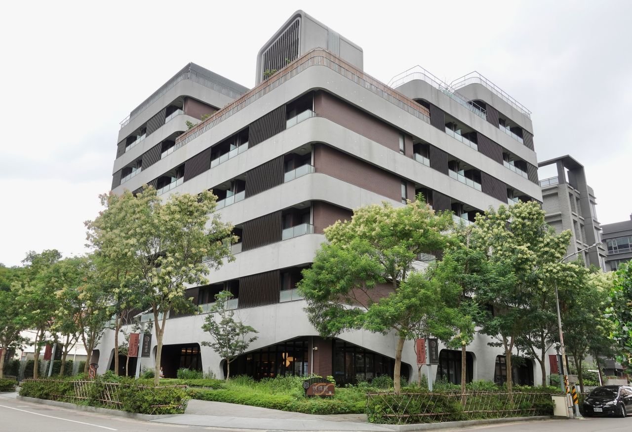 林口高CP值旅館推薦「悅徠舘」超舒適住宿體驗,近三井Outlet、24小時免費點心吧! - 第2張圖 悅徠館