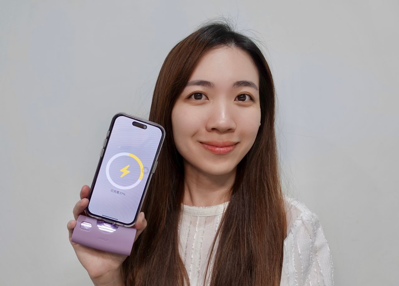 GUXON 全新口袋行動電源「iWALK TWINS 雙頭直插式行動電源」旅遊必備一機兩用! - 第2張圖 iWALK TWINS 雙頭直插式行動電源