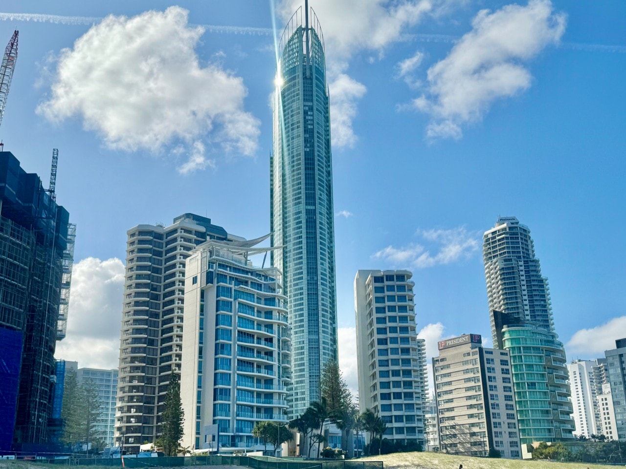 2025澳洲黃金海岸景點推薦!10個黃金海岸必訪旅遊景點特色介紹與旅遊攻略。 - 第4張圖 Q1 大廈 SkyPoint 觀景台