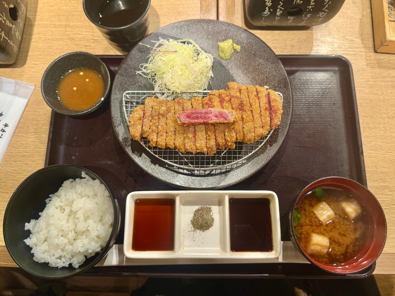 大阪梅田美食推薦「牛カツ京都勝牛」關西地區必吃的超強炸牛排連鎖專賣店! - 第7張圖 京都勝牛
