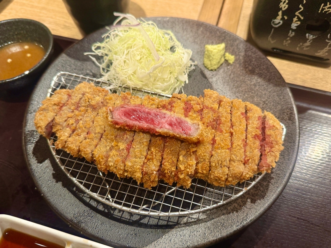 大阪梅田美食推薦「牛カツ京都勝牛」關西地區必吃的超強炸牛排連鎖專賣店! - 第8張圖 京都勝牛