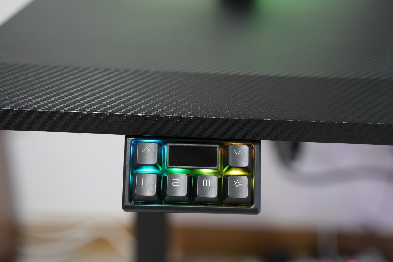 電競玩家必收「FUNTE Flying II RGB 電競升降桌」極致穩固耐重,享受高品質電競體驗! - 第3張圖 FUNTE Flying II RGB 電競升降桌