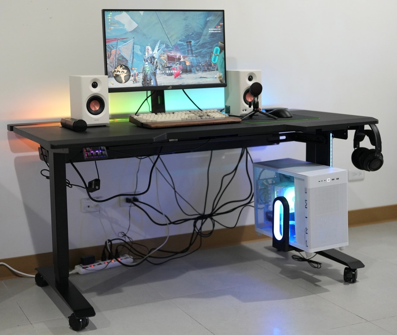 電競玩家必收「FUNTE Flying II RGB 電競升降桌」極致穩固耐重,享受高品質電競體驗! - 第4張圖 FUNTE Flying II RGB 電競升降桌