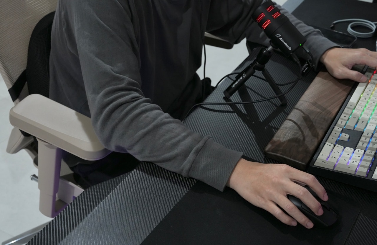 電競玩家必收「FUNTE Flying II RGB 電競升降桌」極致穩固耐重,享受高品質電競體驗! - 第8張圖 FUNTE Flying II RGB 電競升降桌