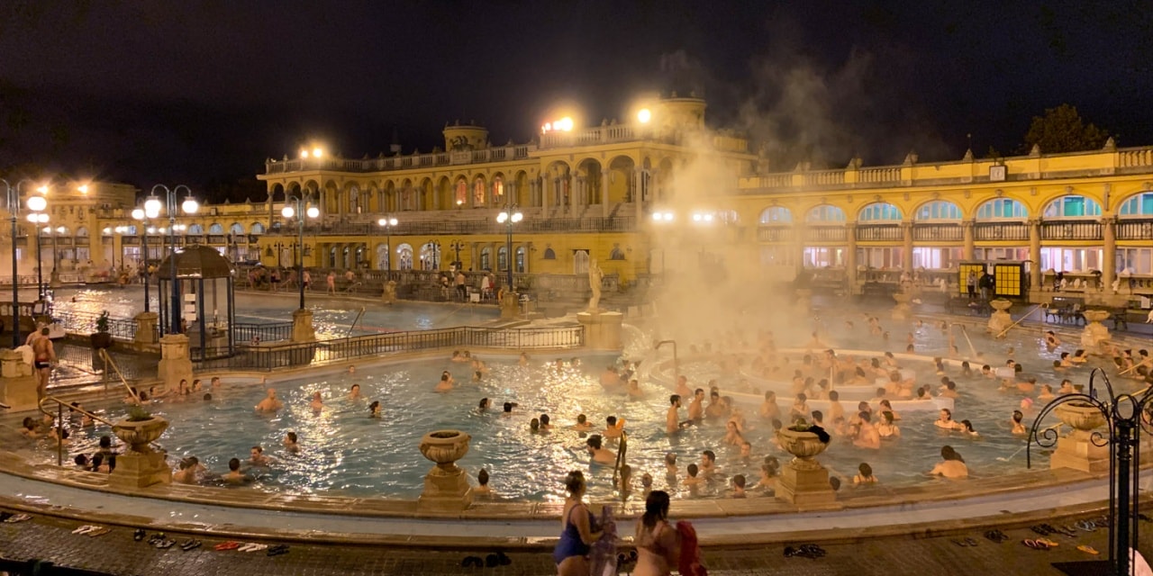 塞切尼溫泉浴場（Széchenyi Thermal Bath）