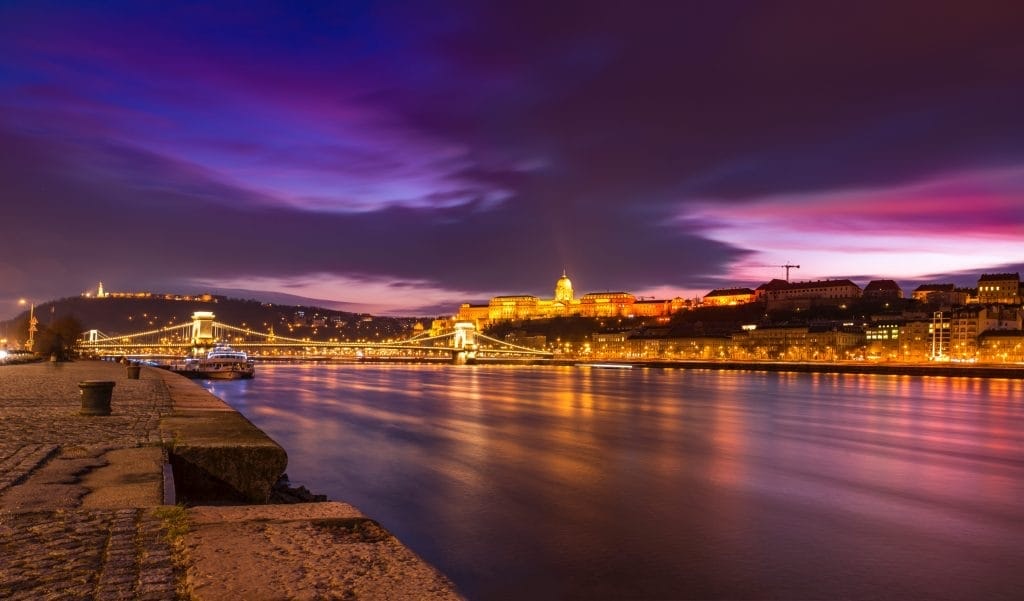 多瑙河畔（Danube Promenade）