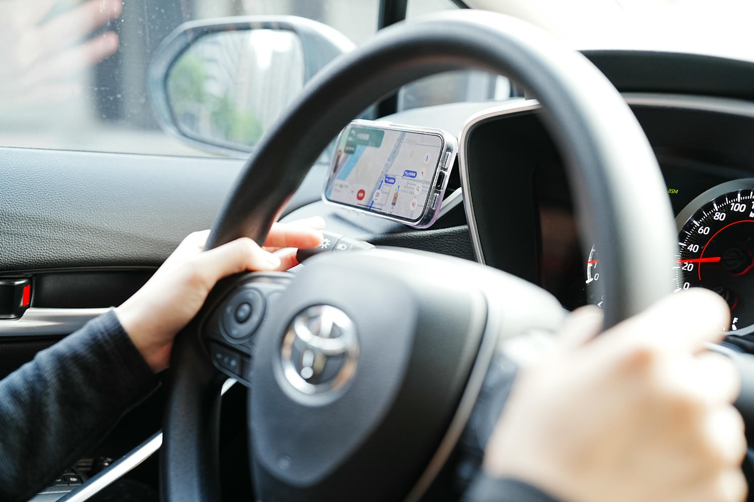 超穩車用磁吸手機架推薦「Allite CF2 MagSafe 多功能磁吸手機架」15W無線快充和香氛擴香! - 第11張圖