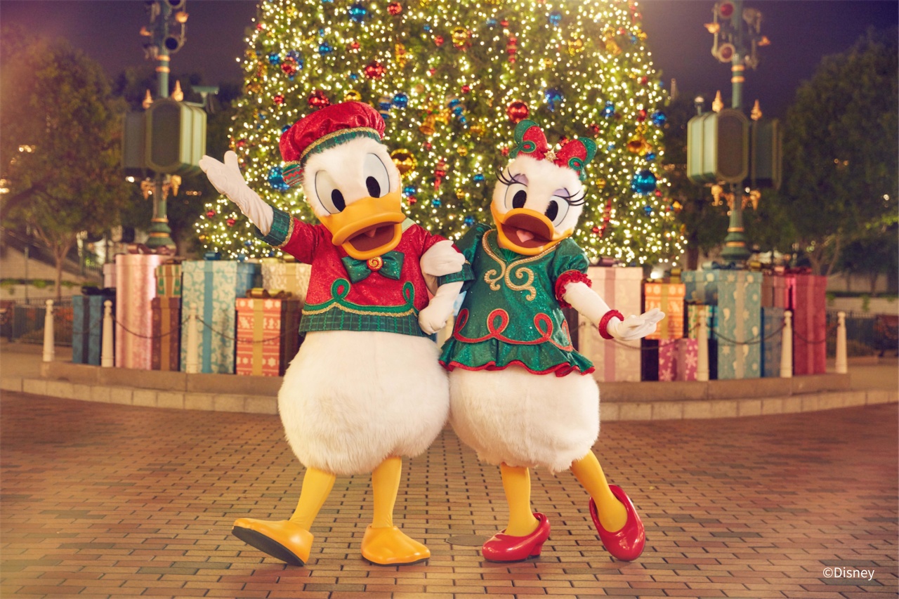 2025最新香港迪士尼樂園攻略(附20週年聖誕活動資訊),冰雪奇緣園區、必玩遊樂設施與必看表演。 - 第2張圖 香港迪士尼樂園|20周年聖誕活動