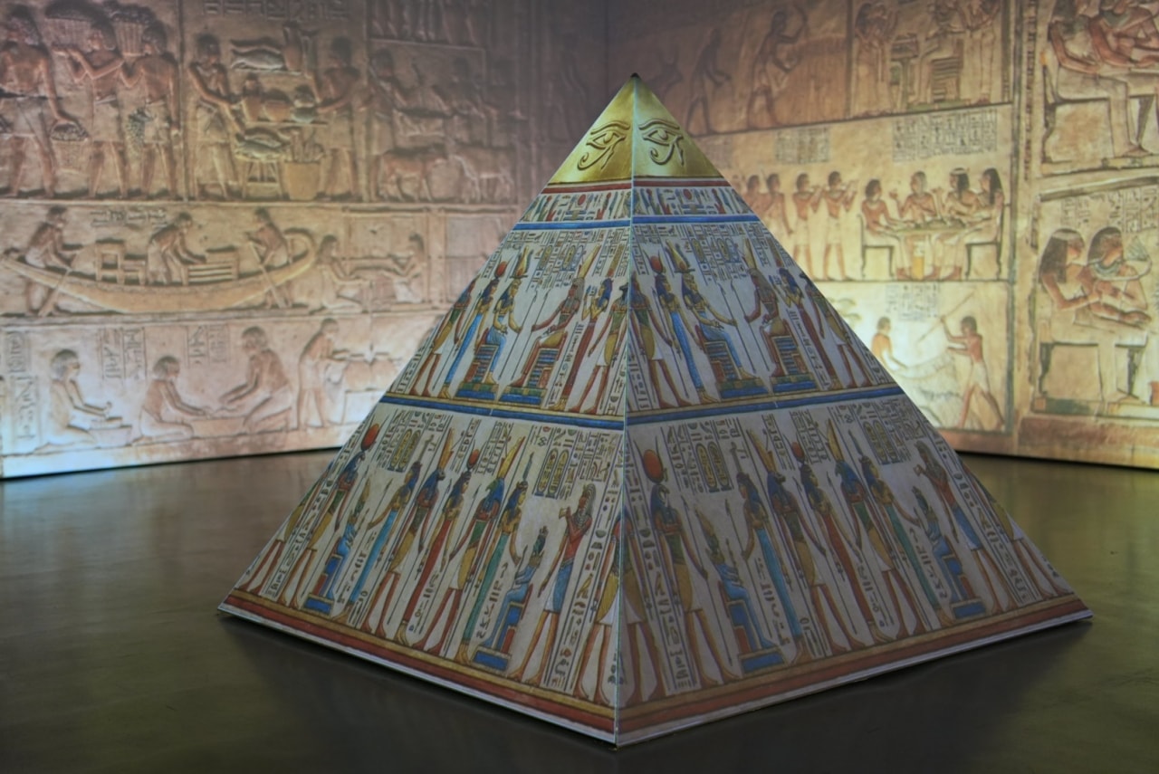 【2026台北華山必逛展覽】世界古文明沉浸體驗展:一場橫跨千年文明的時空漫遊!展區亮點、門票資訊、逛展心得全攻略! - 第4張圖 《世界古文明 沉浸體驗展》